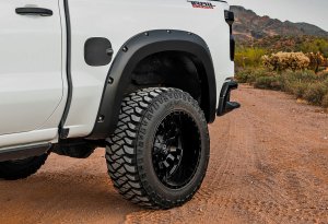 Chevrolet Silverado 1500 Fender Flares - Rough Country - Sport, Simulated Riveted look - Flat Black - '19-'21 Chevrolet Silverado 1500 Fender Flares - Rough Country - Sport, Simulated Riveted look - Flat Black - '19-'21